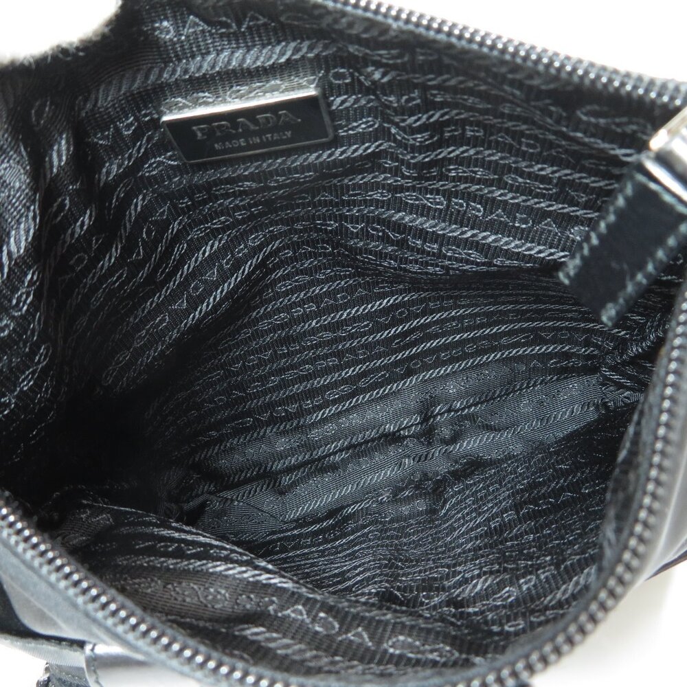 Prada logo plate hip bag waist Bum Body Bag Black - Picture 5 of 11